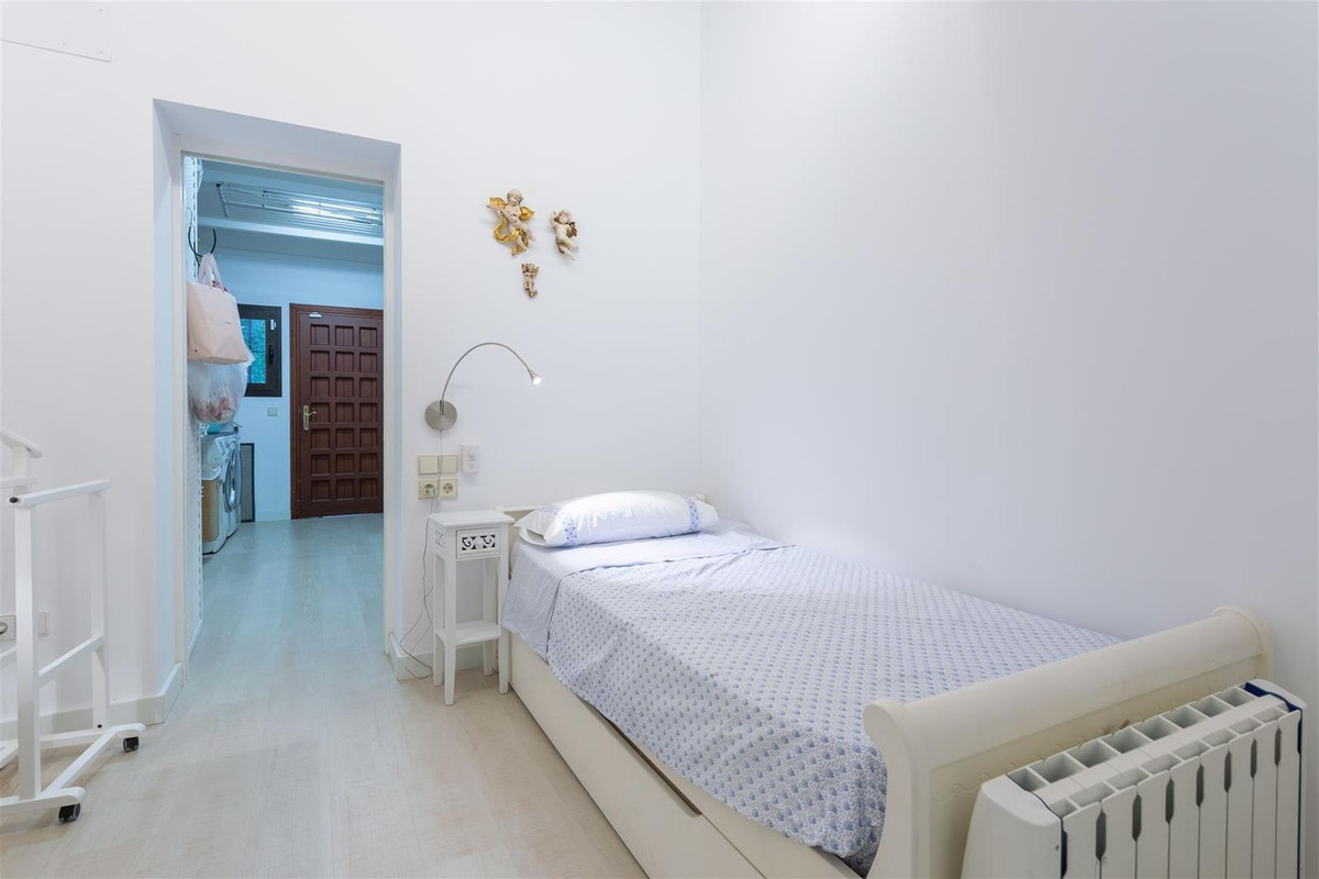 Huis te koop in Guadalmina Alta | 5 slaapkamers H5320693