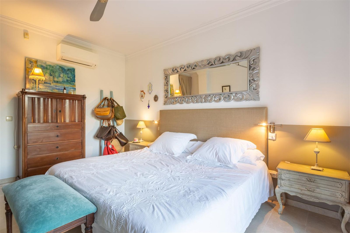 Huis te koop in Guadalmina Alta | 5 slaapkamers H5320693