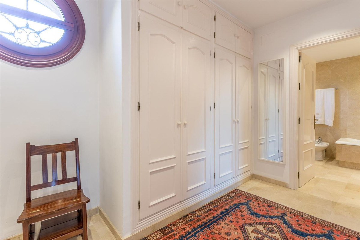 Huis te koop in Guadalmina Alta | 5 slaapkamers H5320693