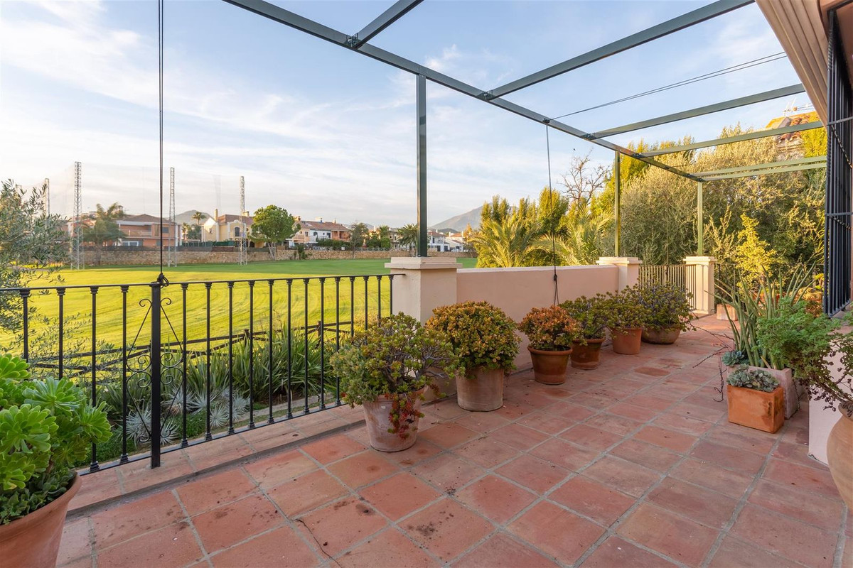 Huis te koop in Guadalmina Alta | 5 slaapkamers H5320693