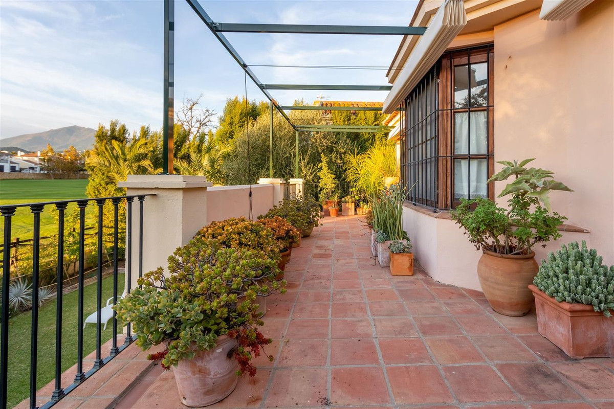 Huis te koop in Guadalmina Alta | 5 slaapkamers H5320693