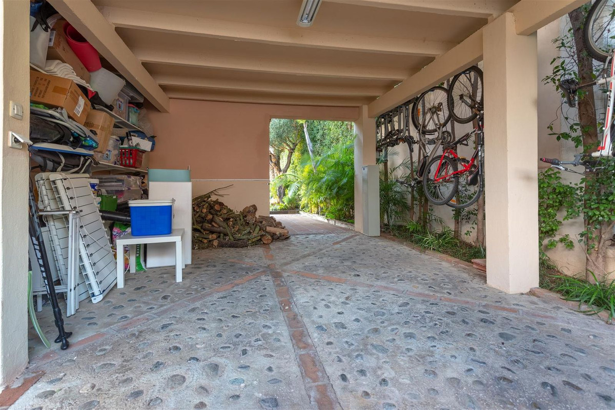 Huis te koop in Guadalmina Alta | 5 slaapkamers H5320693