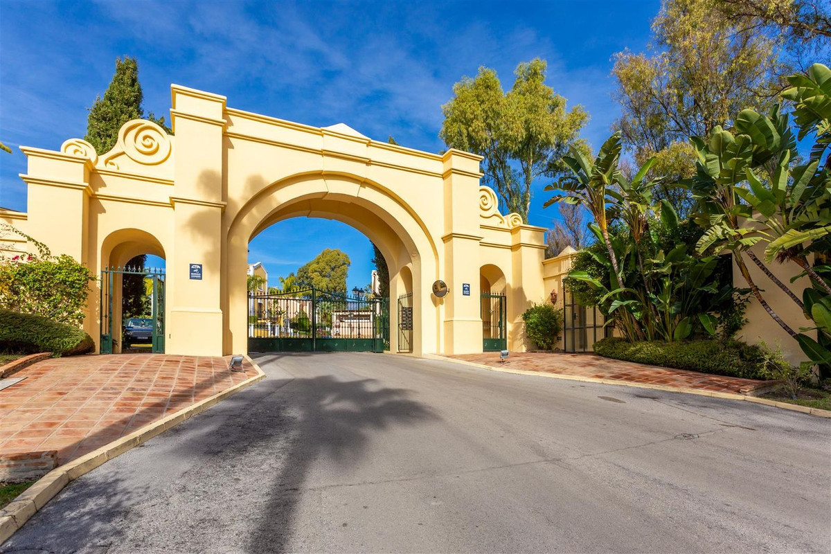 Huis te koop in Guadalmina Alta | 5 slaapkamers H5320693