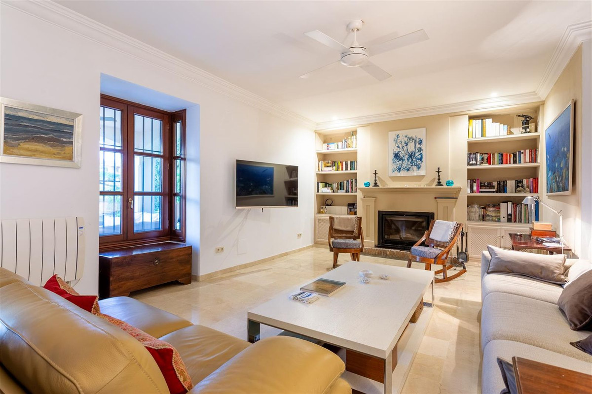 Huis te koop in Guadalmina Alta | 5 slaapkamers H5320693