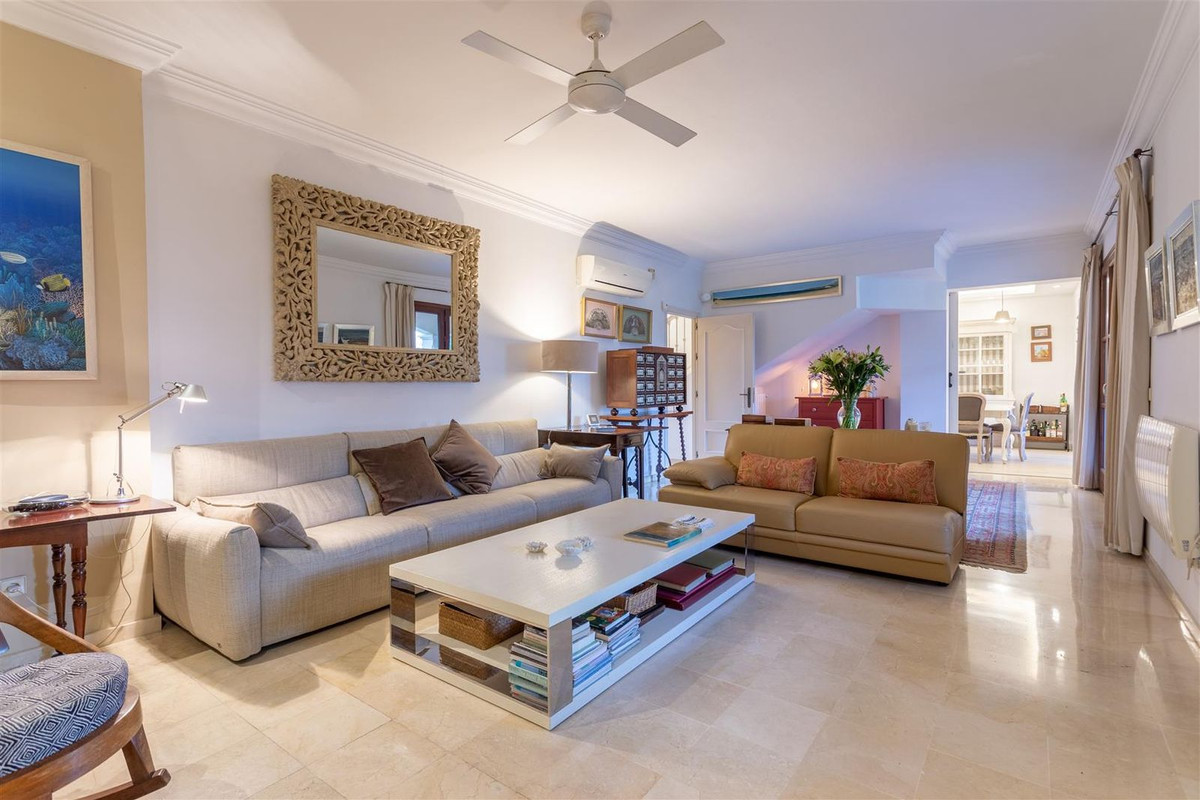 Huis te koop in Guadalmina Alta | 5 slaapkamers H5320693