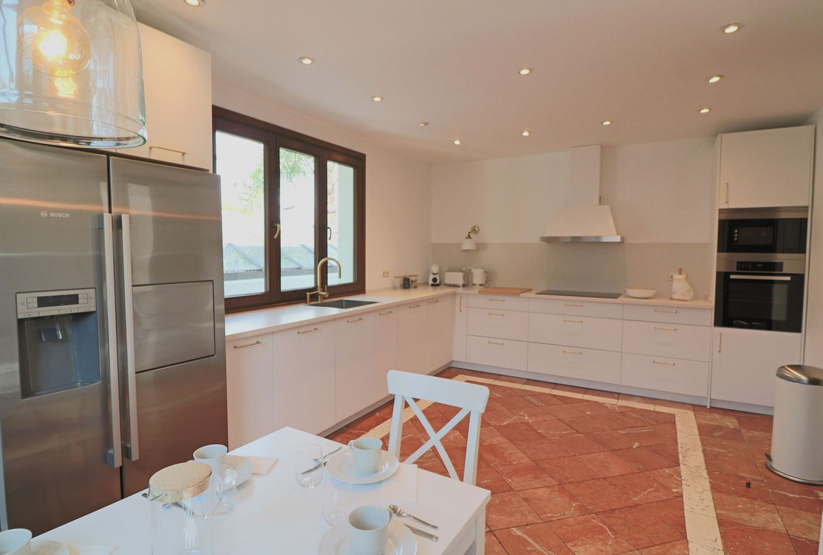 Huis te koop in Guadalmina Alta | 5 slaapkamers H5346997