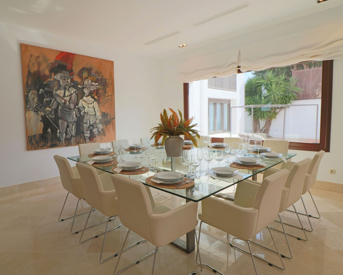 Huis te koop in Guadalmina Alta | 5 slaapkamers H5346997