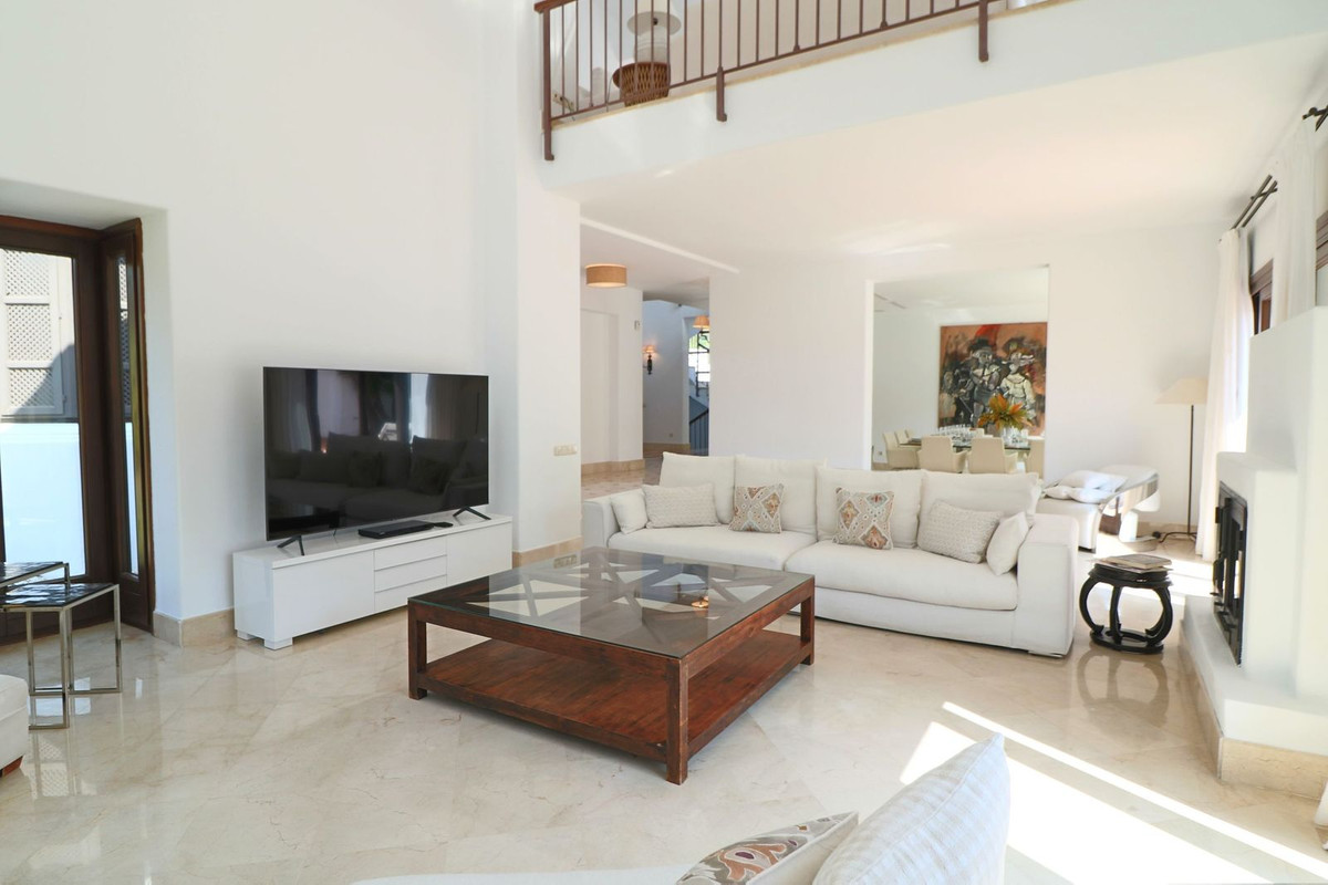 Huis te koop in Guadalmina Alta | 5 slaapkamers H5346997