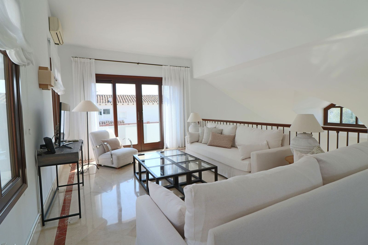 Huis te koop in Guadalmina Alta | 5 slaapkamers H5346997