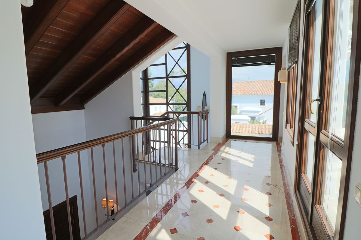 Huis te koop in Guadalmina Alta | 5 slaapkamers H5346997