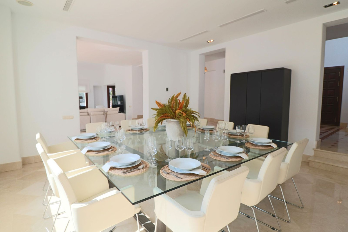 Huis te koop in Guadalmina Alta | 5 slaapkamers H5346997