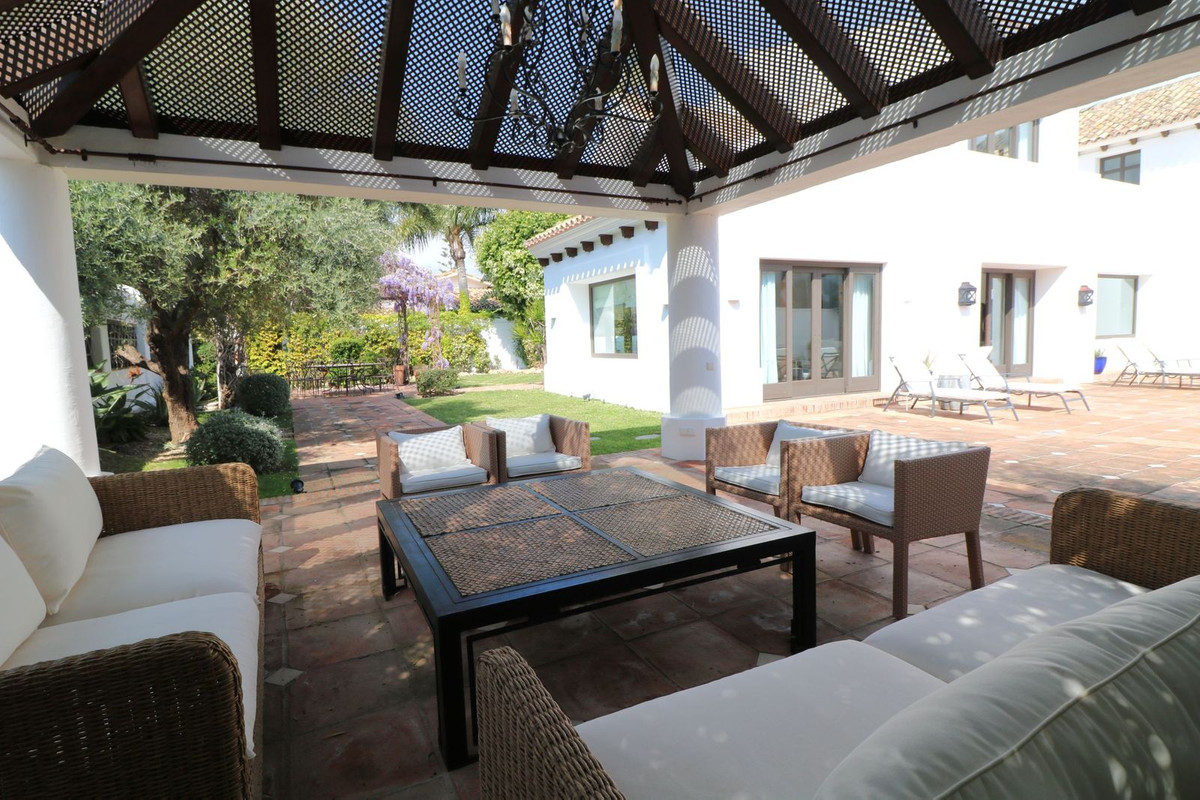 Huis te koop in Guadalmina Alta | 5 slaapkamers H5346997