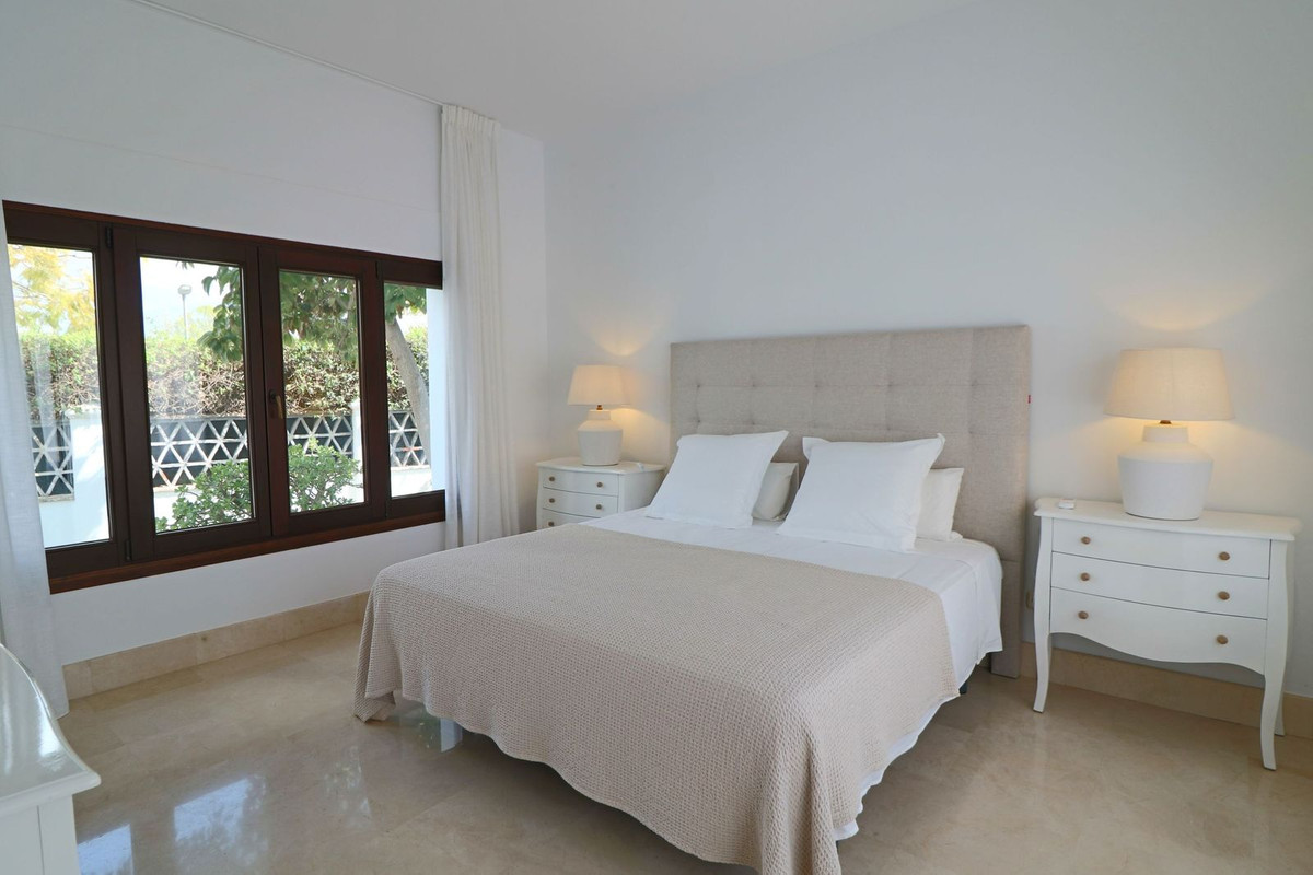 Huis te koop in Guadalmina Alta | 5 slaapkamers H5346997