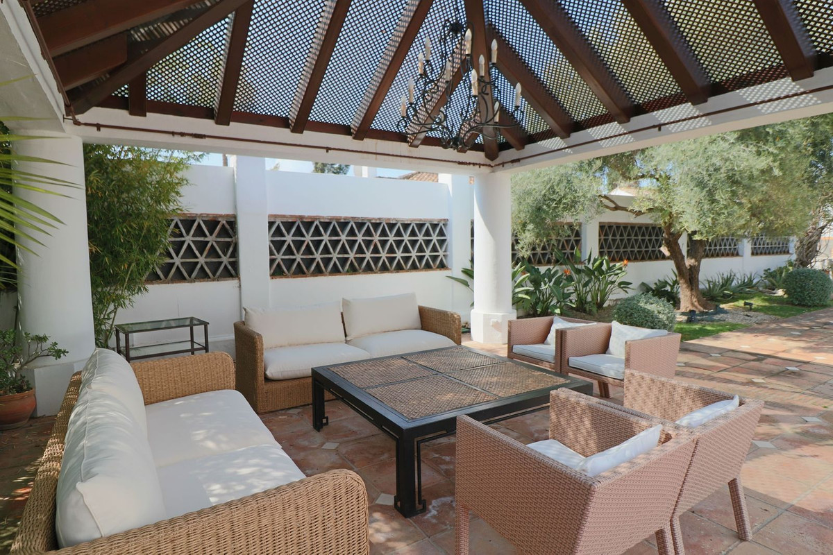 Huis te koop in Guadalmina Alta | 5 slaapkamers H5346997