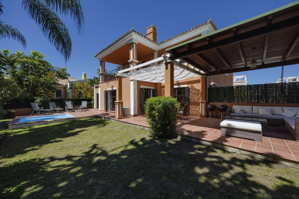 Huis te koop in Guadalmina Alta | 5 slaapkamers H5379259