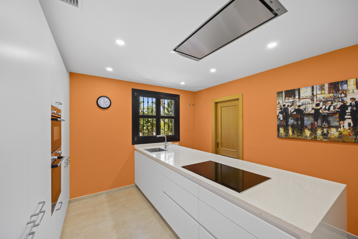 Huis te koop in Guadalmina Alta | 5 slaapkamers H5379259