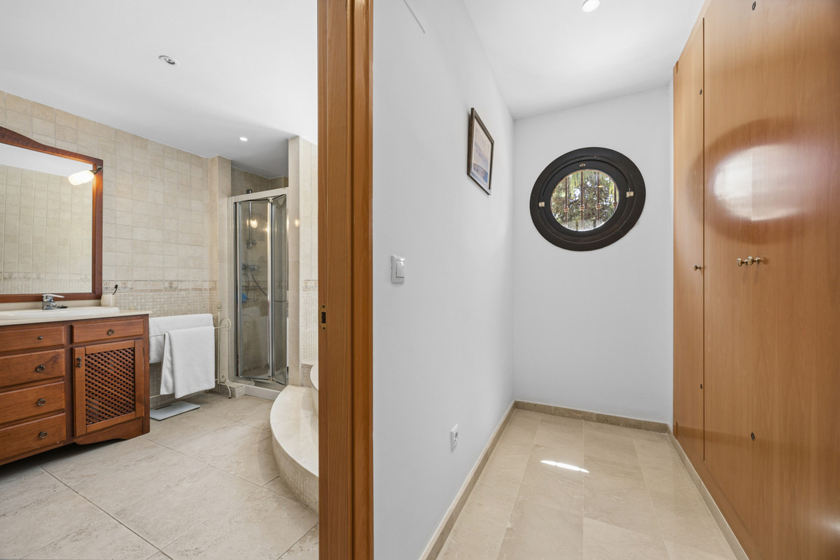 Huis te koop in Guadalmina Alta | 5 slaapkamers H5379259