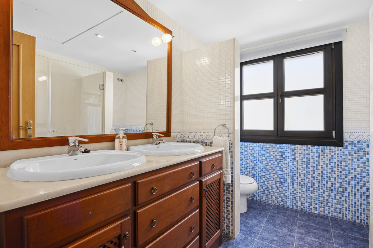 Huis te koop in Guadalmina Alta | 5 slaapkamers H5379259