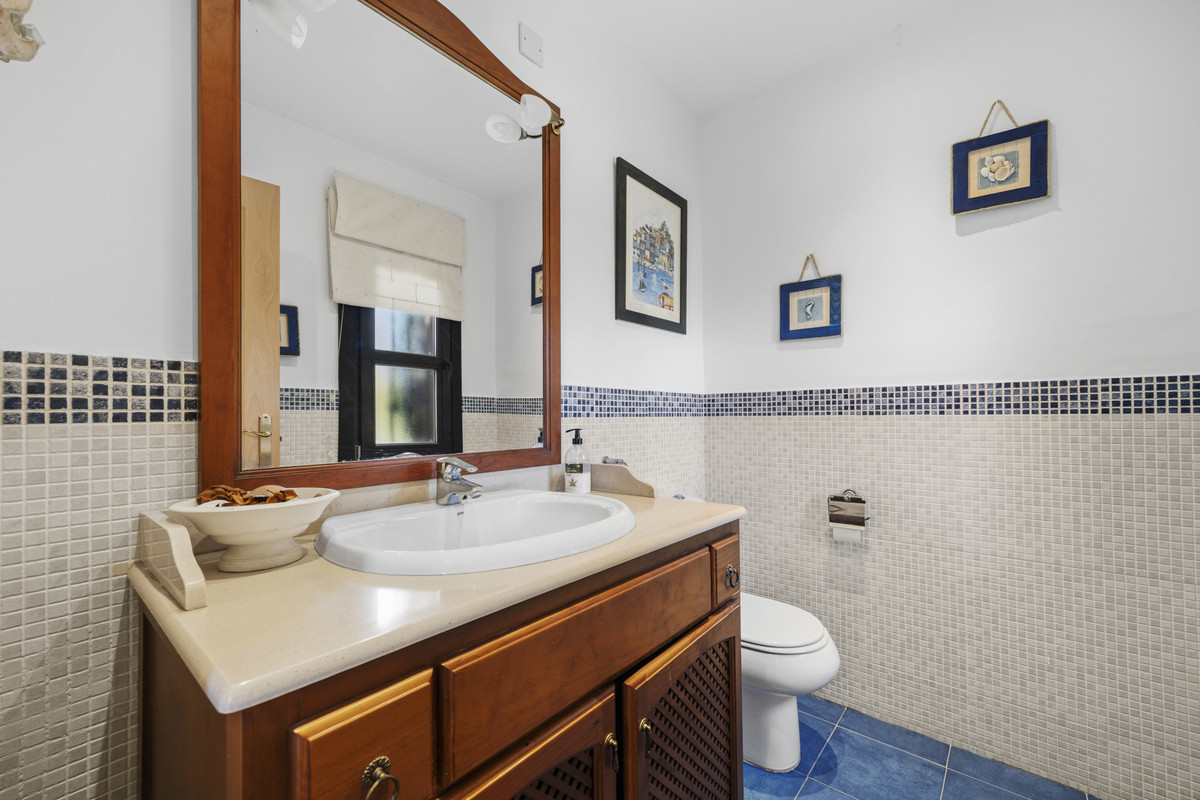 Huis te koop in Guadalmina Alta | 5 slaapkamers H5379259