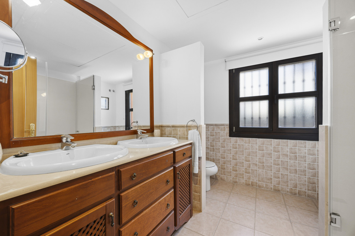 Huis te koop in Guadalmina Alta | 5 slaapkamers H5379259