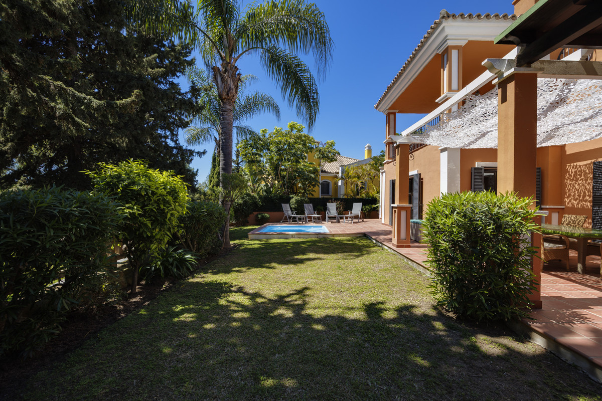 Huis te koop in Guadalmina Alta | 5 slaapkamers H5379259