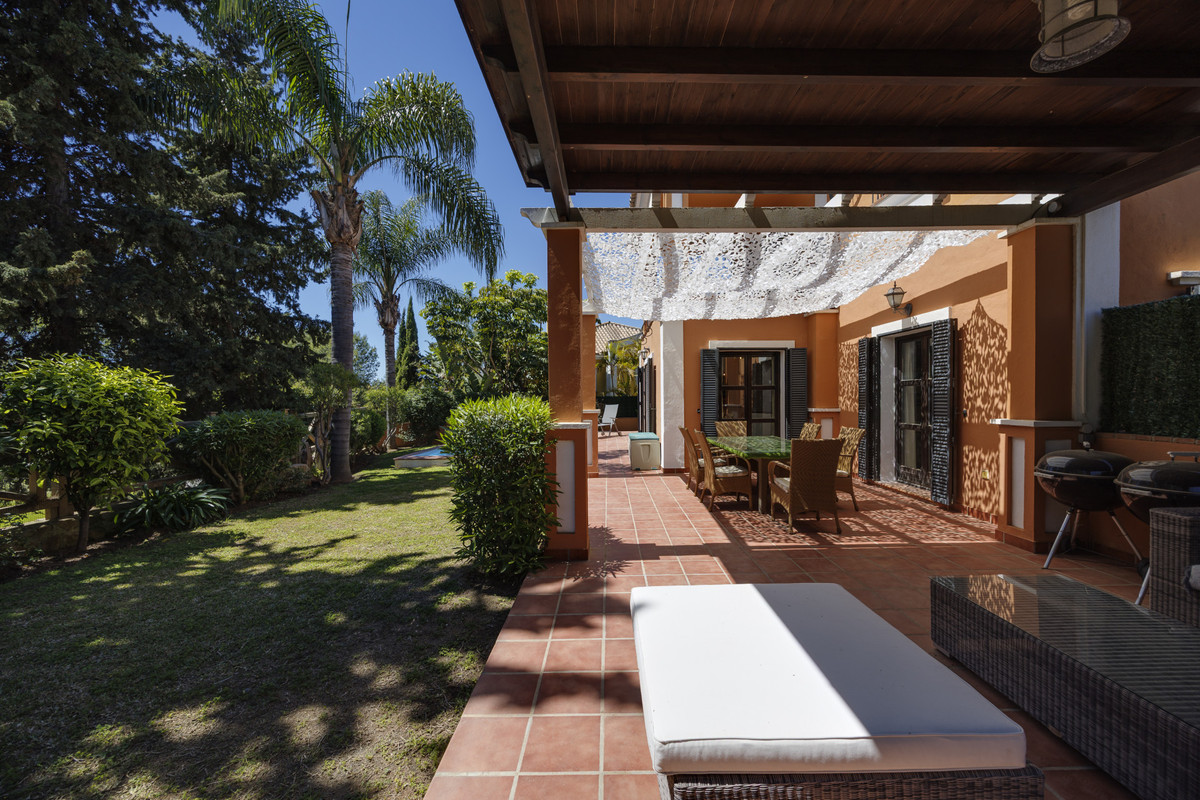Huis te koop in Guadalmina Alta | 5 slaapkamers H5379259