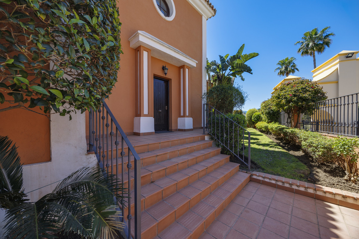Huis te koop in Guadalmina Alta | 5 slaapkamers H5379259