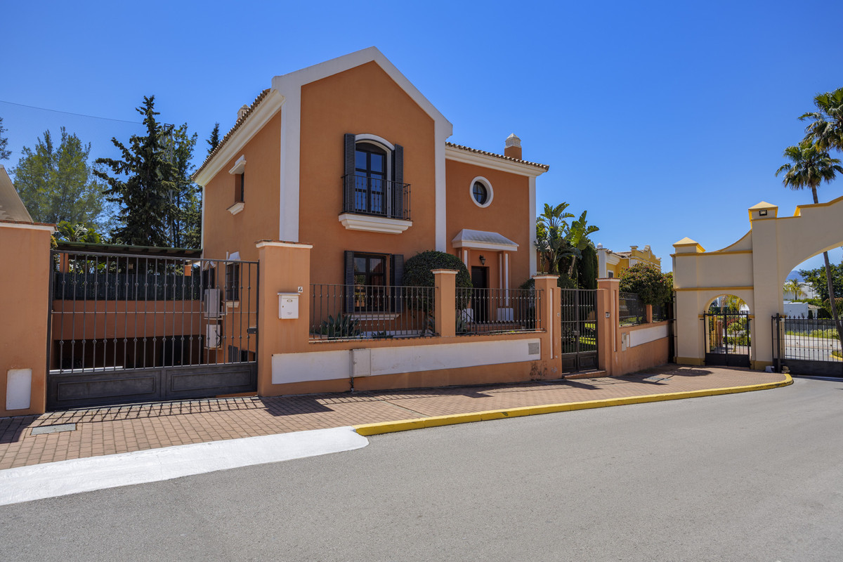 Huis te koop in Guadalmina Alta | 5 slaapkamers H5379259