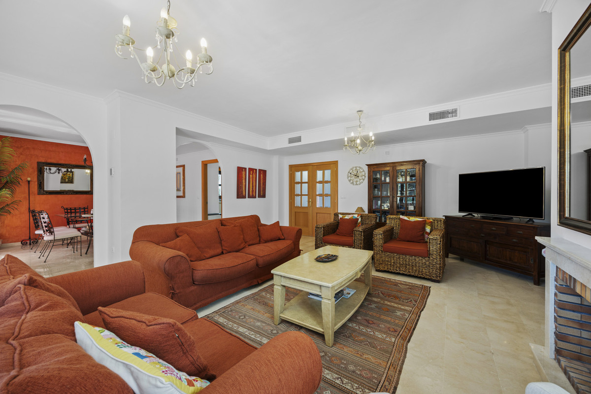 Huis te koop in Guadalmina Alta | 5 slaapkamers H5379259