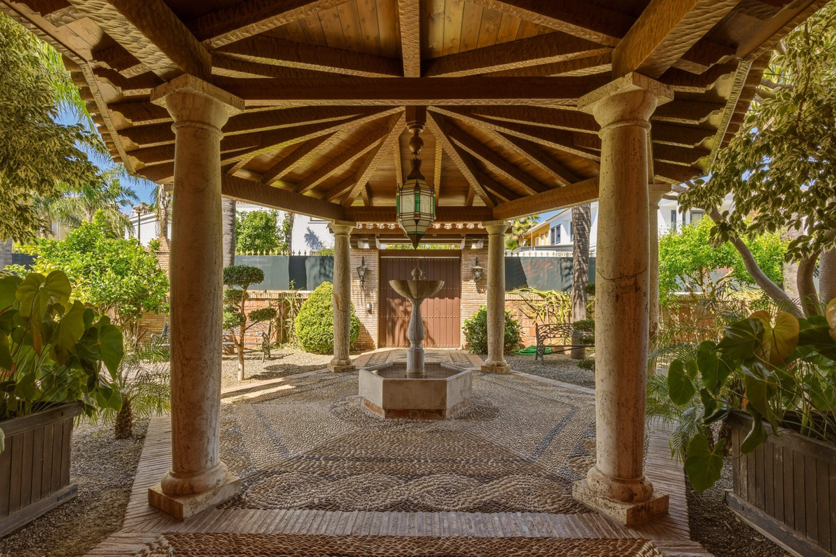 Huis te koop in Guadalmina Alta | 6 slaapkamers H5384119