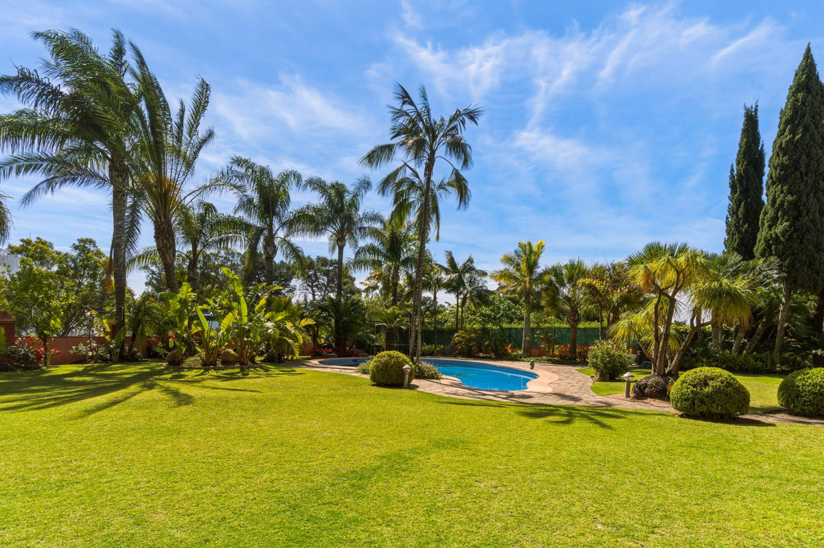 Huis te koop in Guadalmina Alta | 6 slaapkamers H5384119