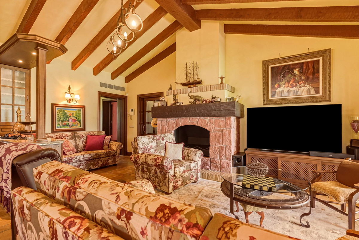 Huis te koop in Guadalmina Alta | 6 slaapkamers H5384119