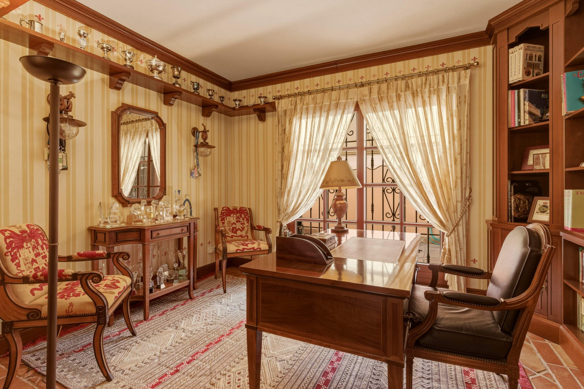 Huis te koop in Guadalmina Alta | 6 slaapkamers H5384119