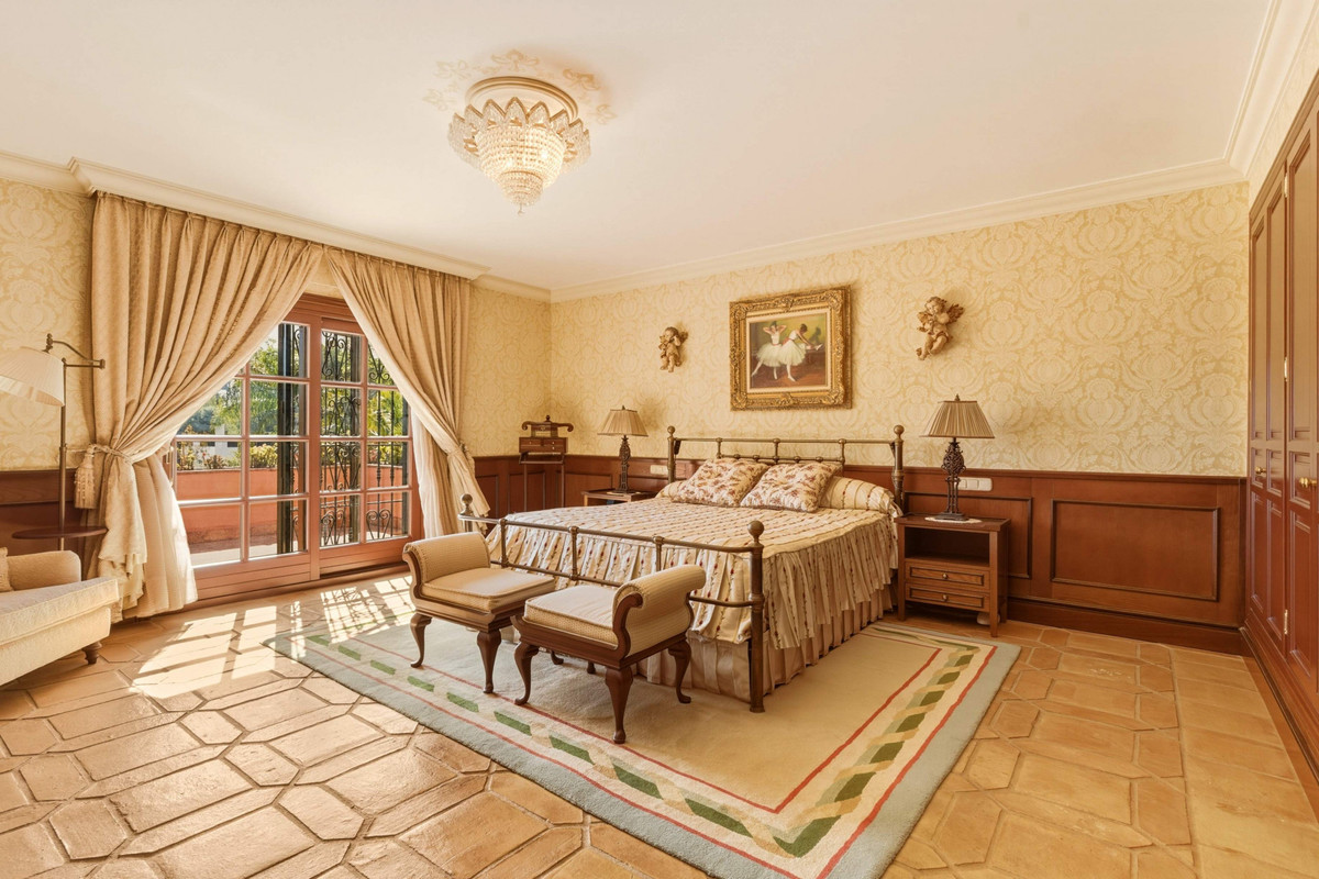 Huis te koop in Guadalmina Alta | 6 slaapkamers H5384119