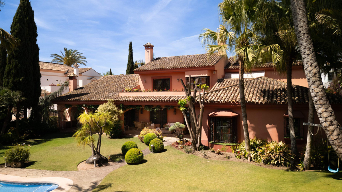 Huis te koop in Guadalmina Alta | 6 slaapkamers H5384119
