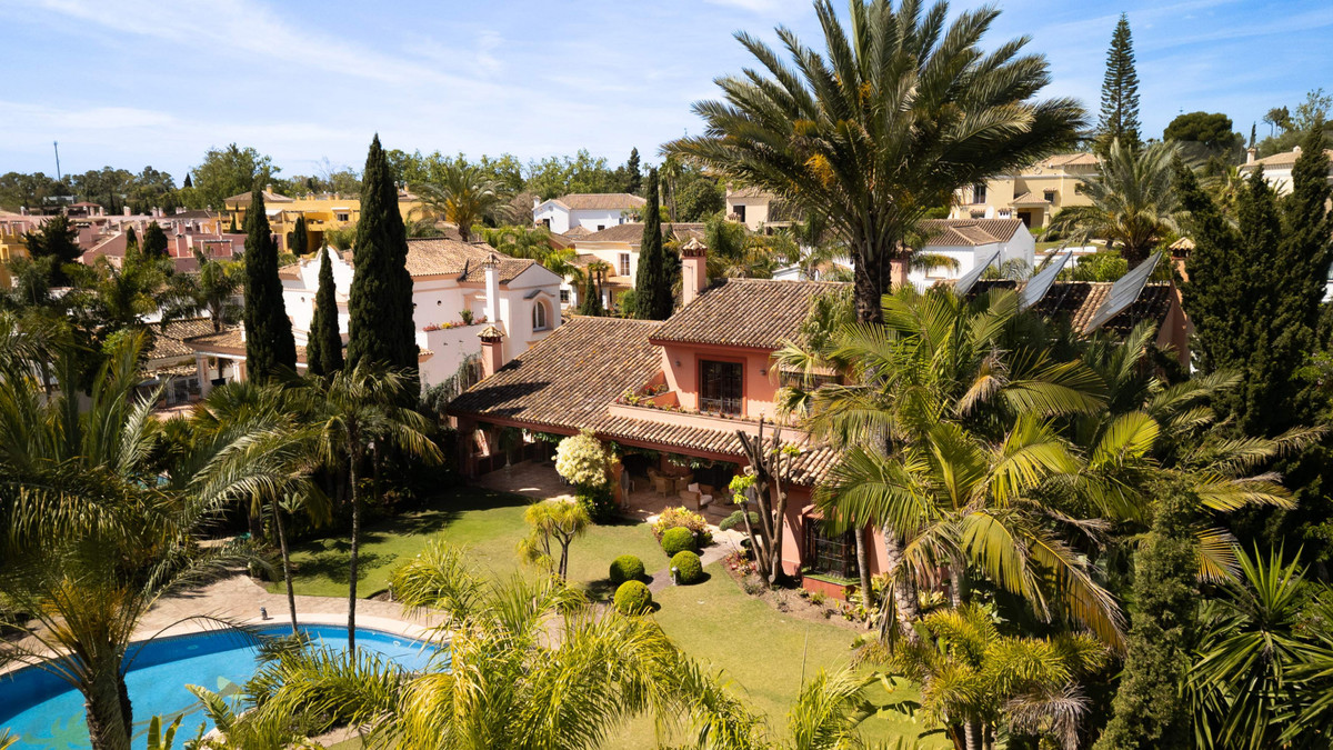Huis te koop in Guadalmina Alta | 6 slaapkamers H5384119