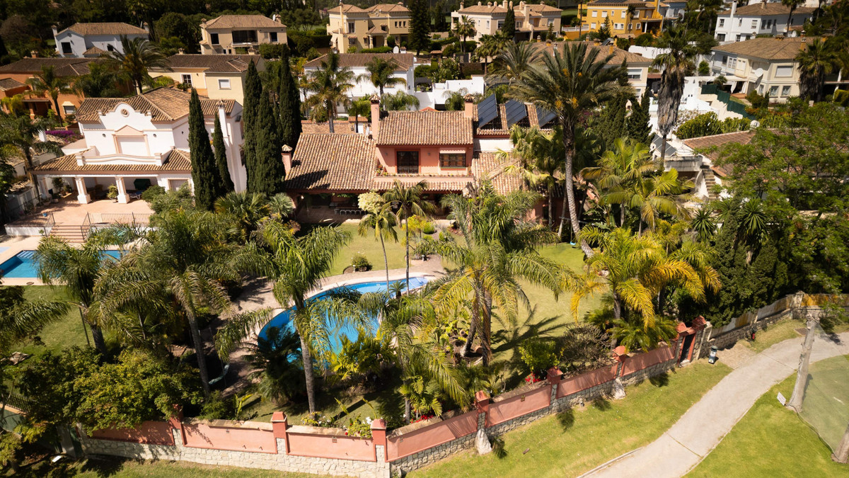 Huis te koop in Guadalmina Alta | 6 slaapkamers H5384119