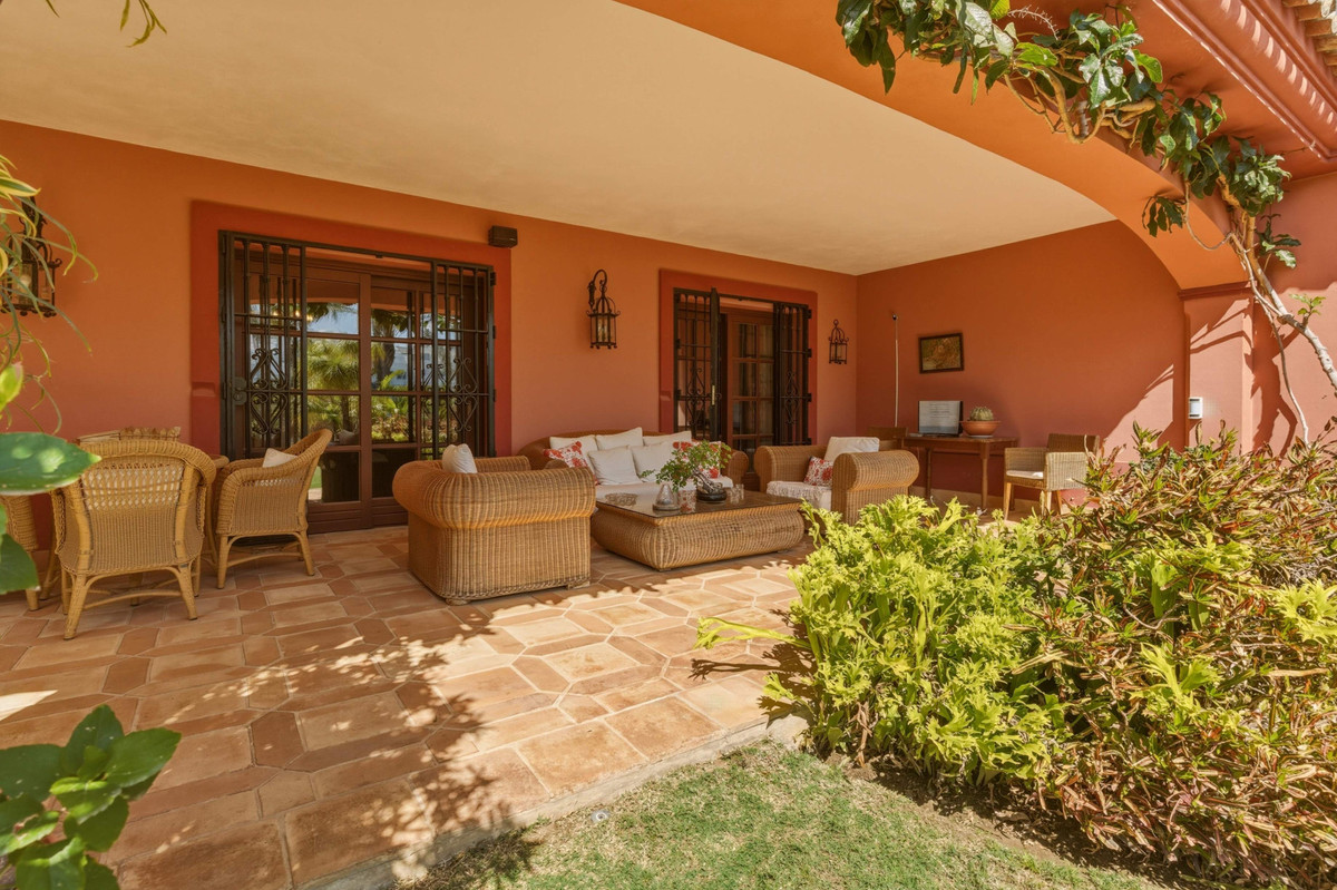 Huis te koop in Guadalmina Alta | 6 slaapkamers H5384119
