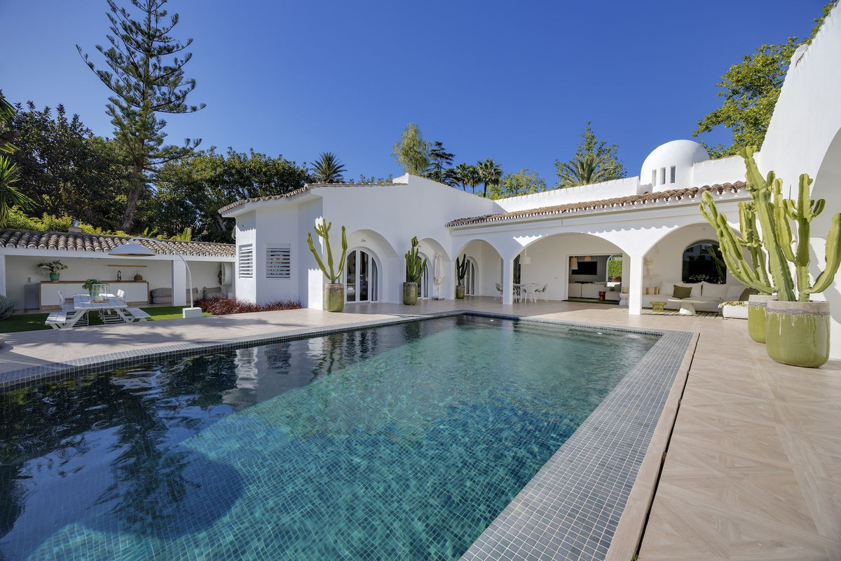 Huis te koop in Guadalmina Alta | 5 slaapkamers H5393230