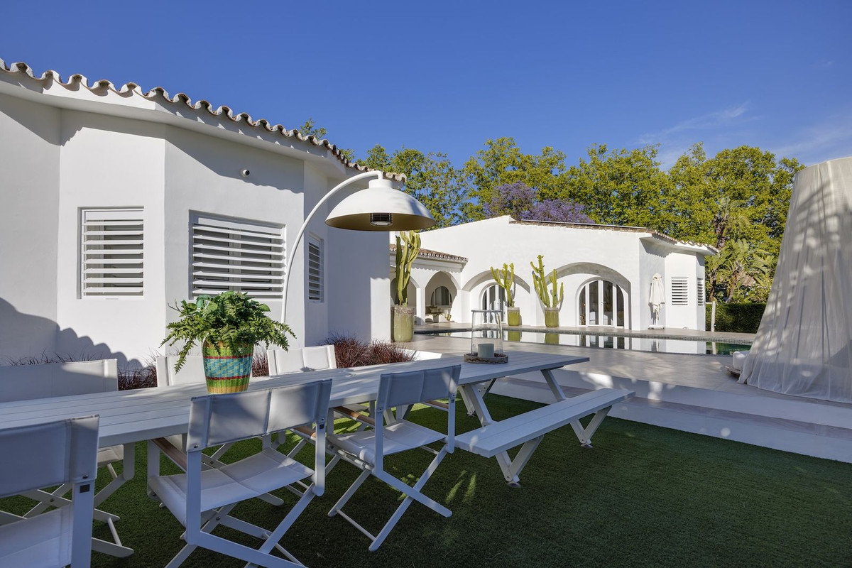 Huis te koop in Guadalmina Alta | 5 slaapkamers H5393230