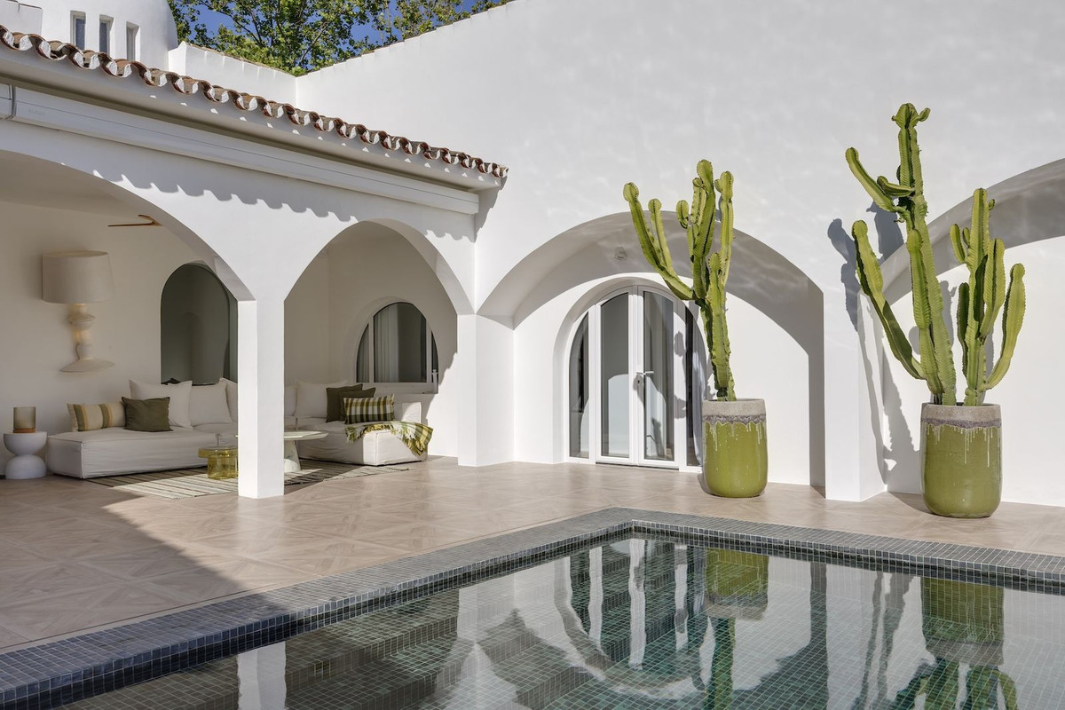 Huis te koop in Guadalmina Alta | 5 slaapkamers H5393230