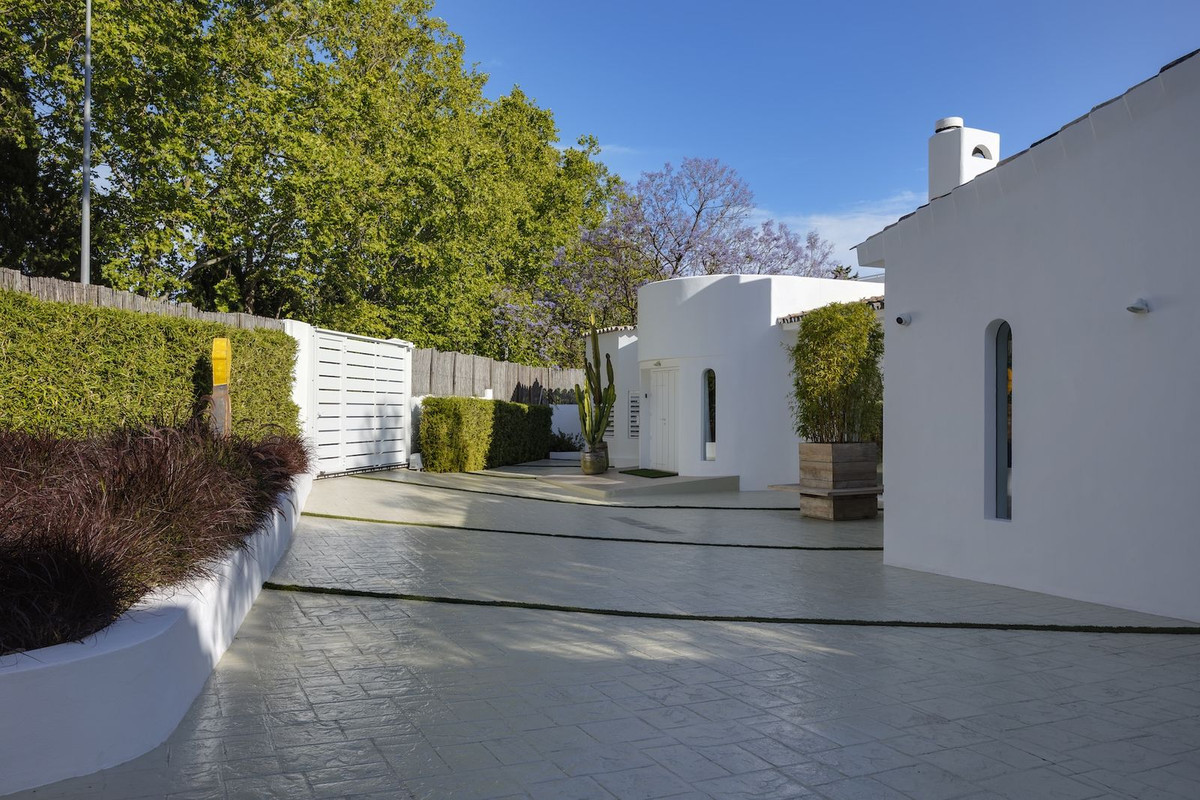 Huis te koop in Guadalmina Alta | 5 slaapkamers H5393230