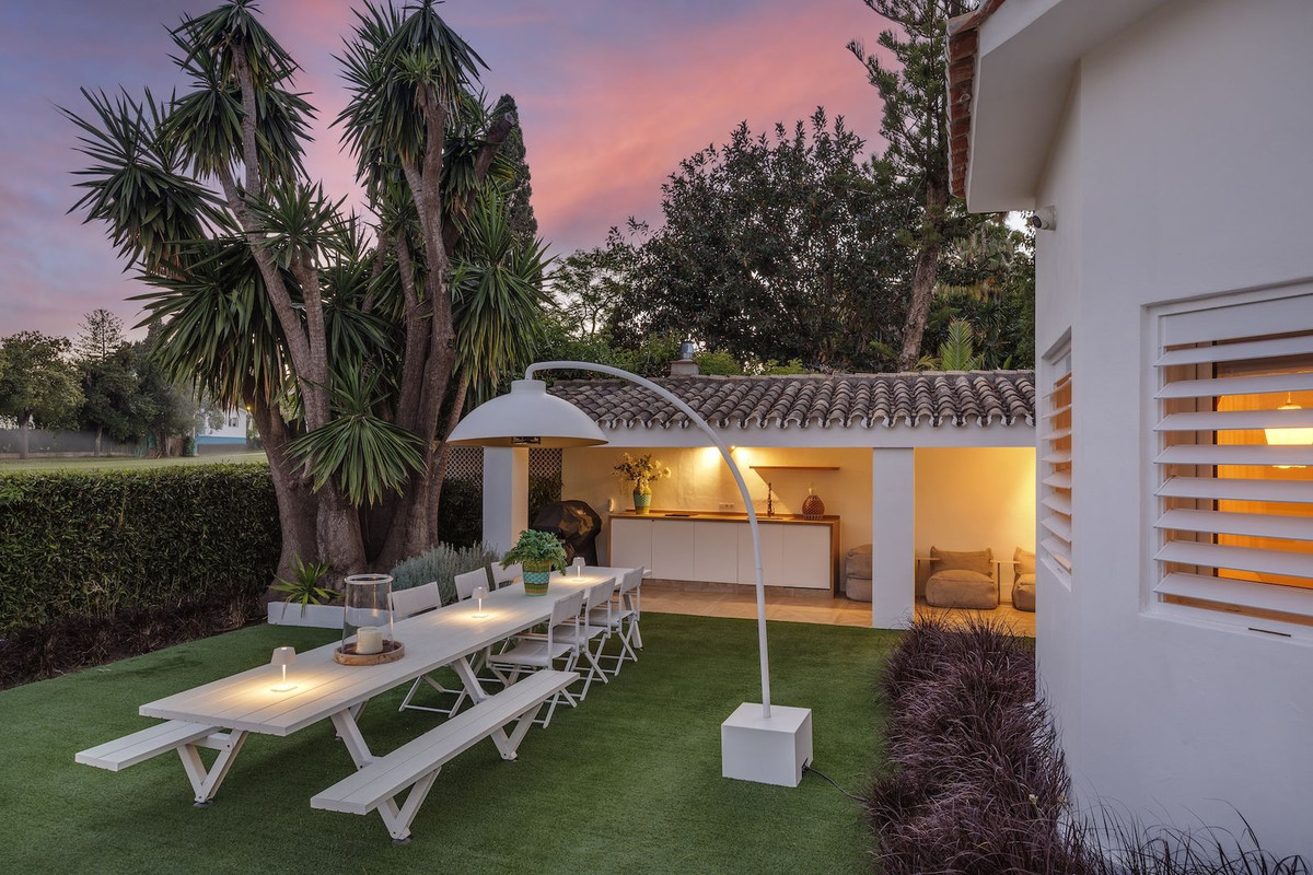 Huis te koop in Guadalmina Alta | 5 slaapkamers H5393230
