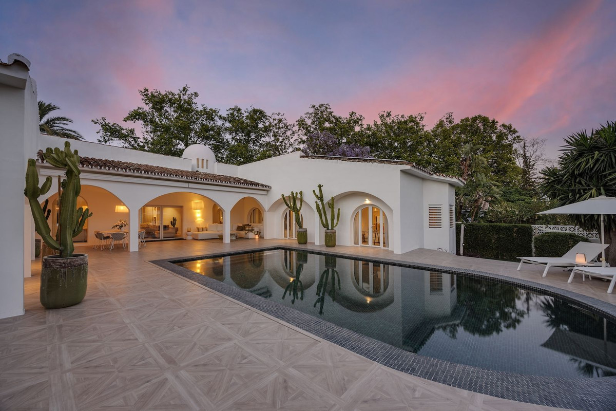 Huis te koop in Guadalmina Alta | 5 slaapkamers H5393230