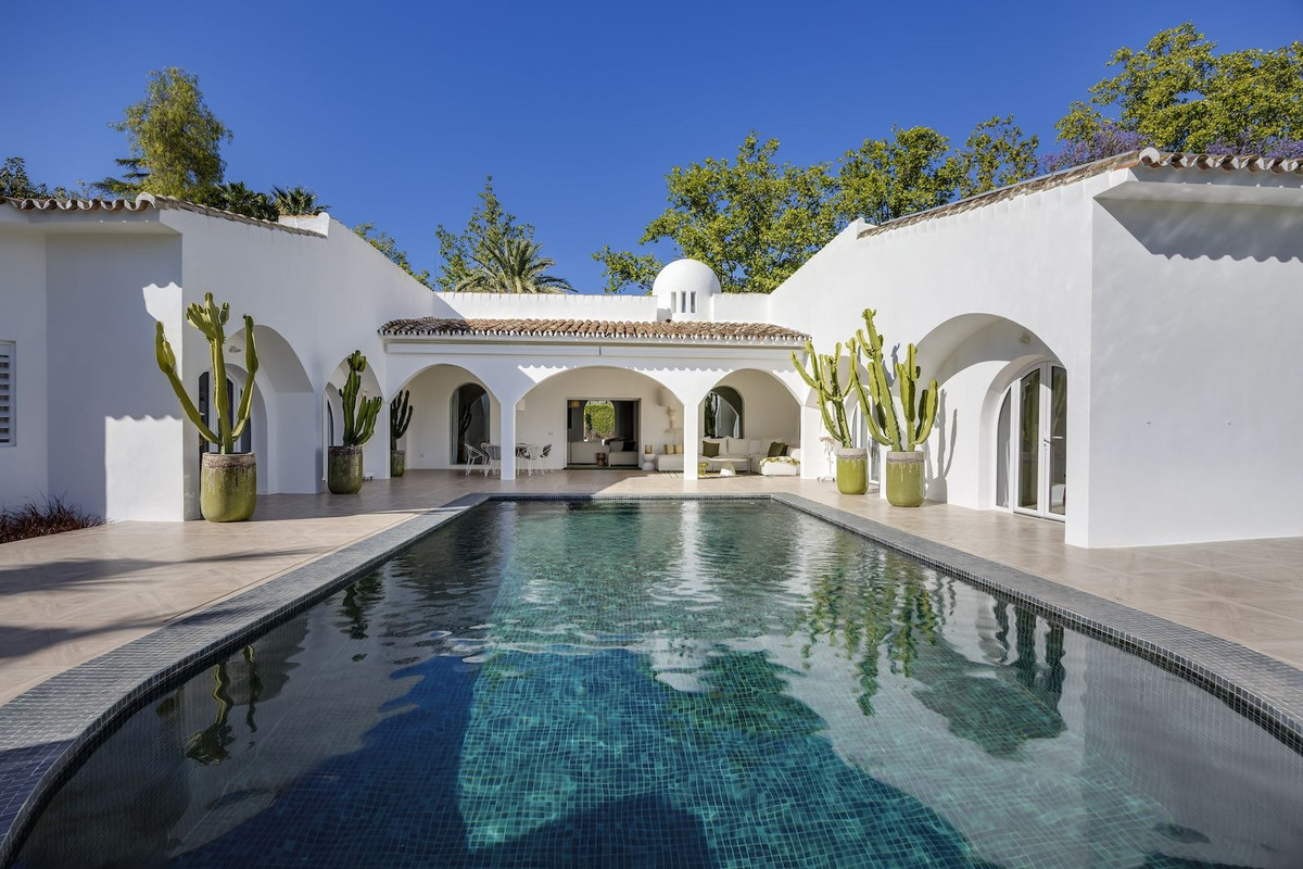 Huis te koop in Guadalmina Alta | 5 slaapkamers H5393230