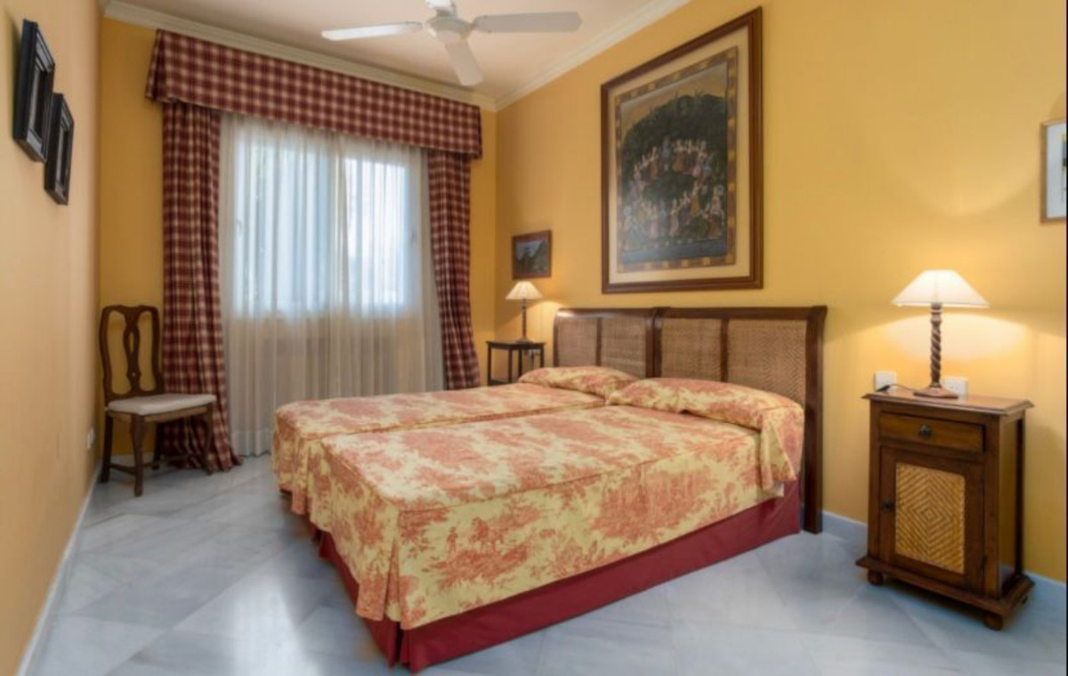 Huis te koop in Guadalmina Baja | 7 slaapkamers H3329614