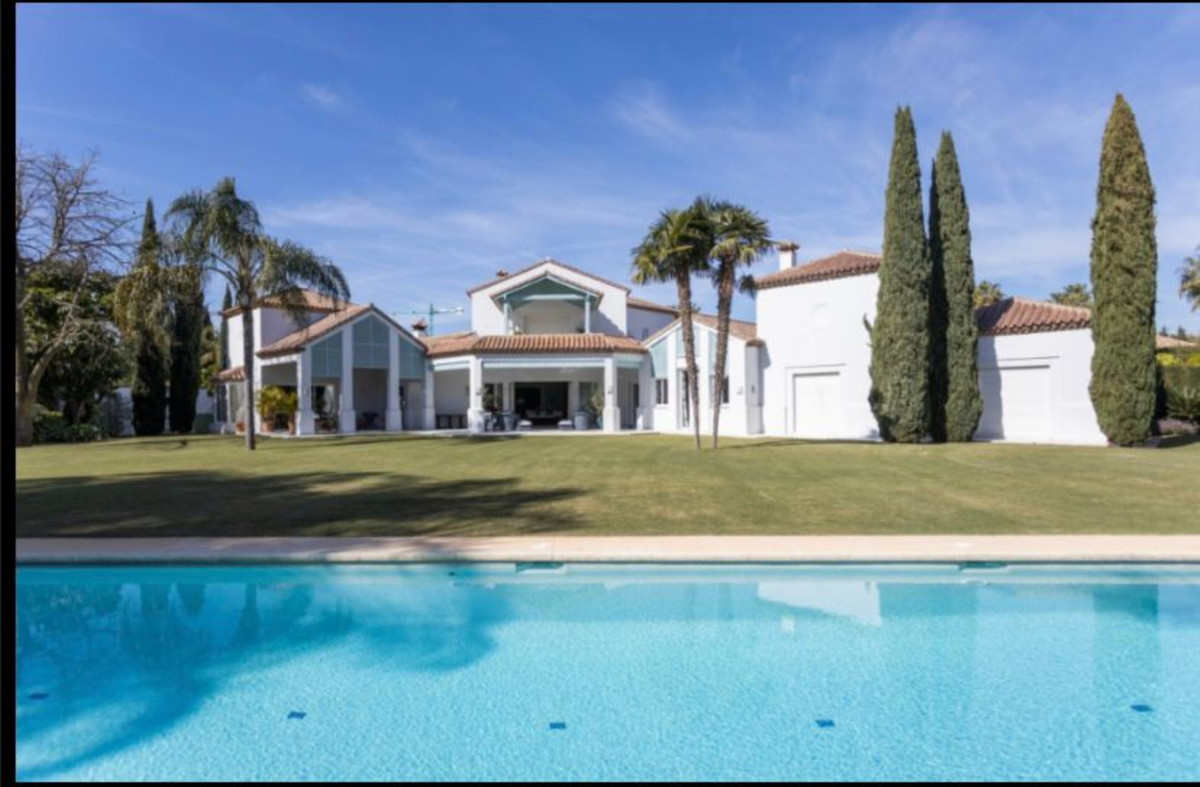 Huis te koop in Guadalmina Baja | 7 slaapkamers H3329614