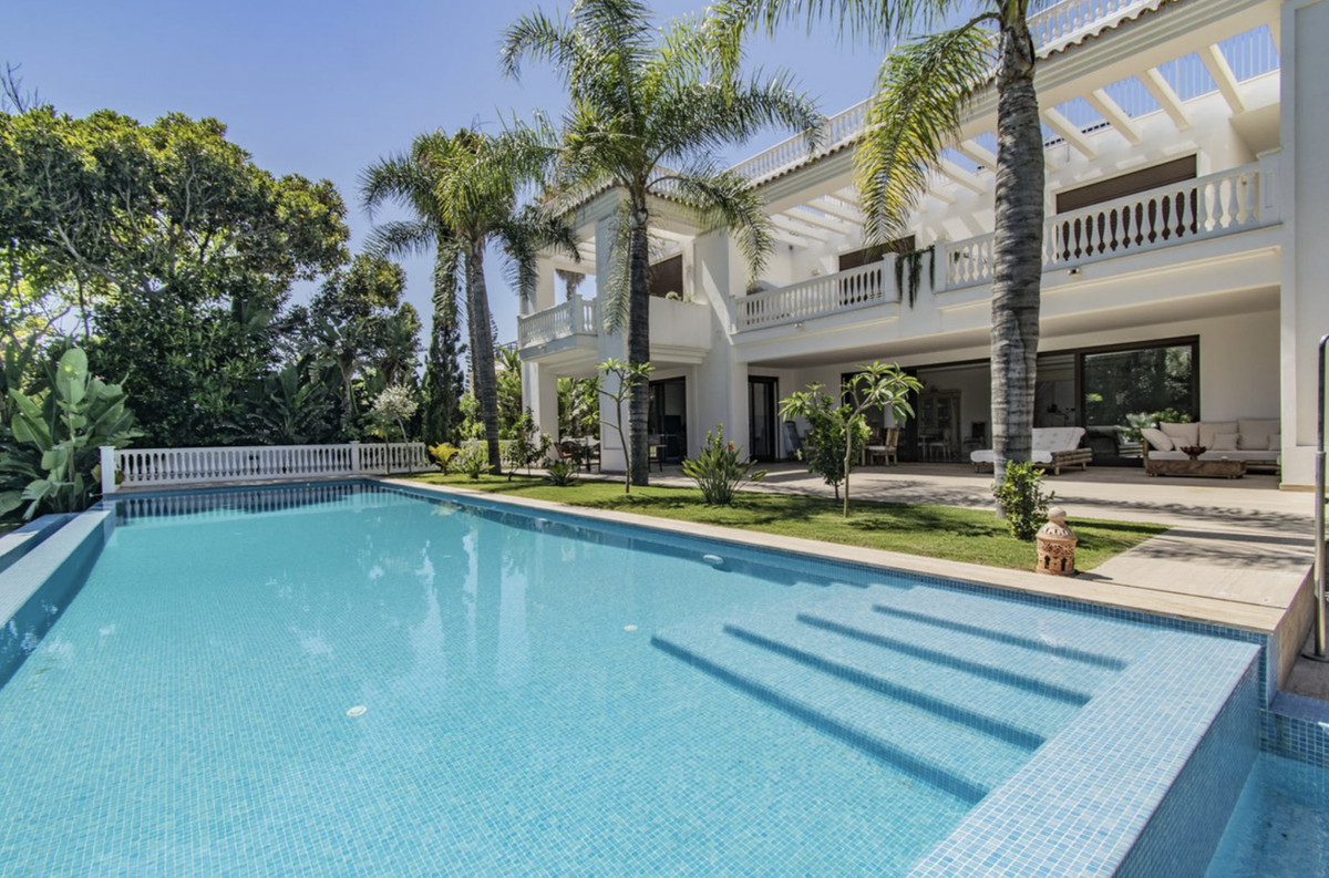 Huis te koop in Guadalmina Baja | 6 slaapkamers H4053367