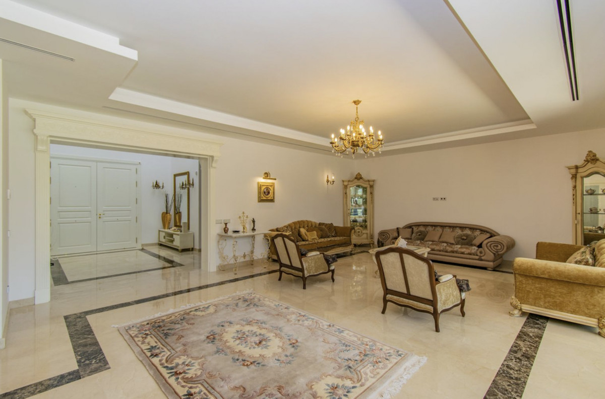 Huis te koop in Guadalmina Baja | 6 slaapkamers H4053367