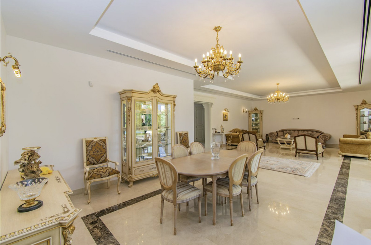 Huis te koop in Guadalmina Baja | 6 slaapkamers H4053367